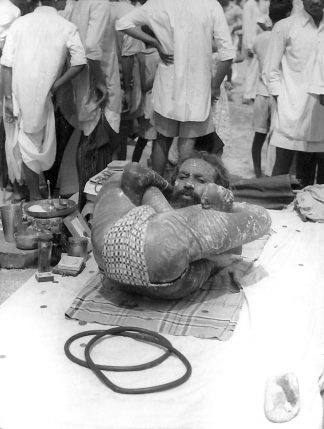 Human entanglement - 1956 Photograph