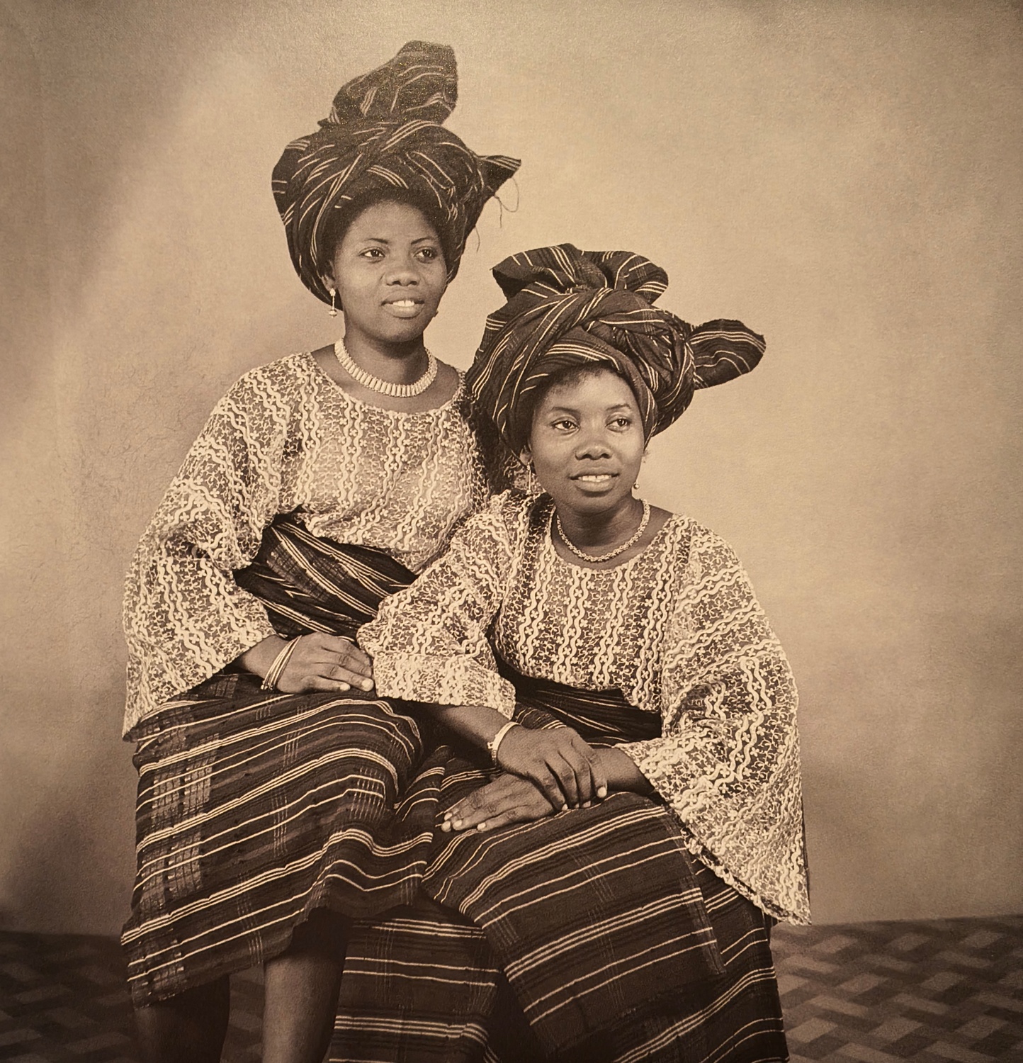 African Lace: A history of trade, creativity and fashion in Nigeria - 2010 - Image 3